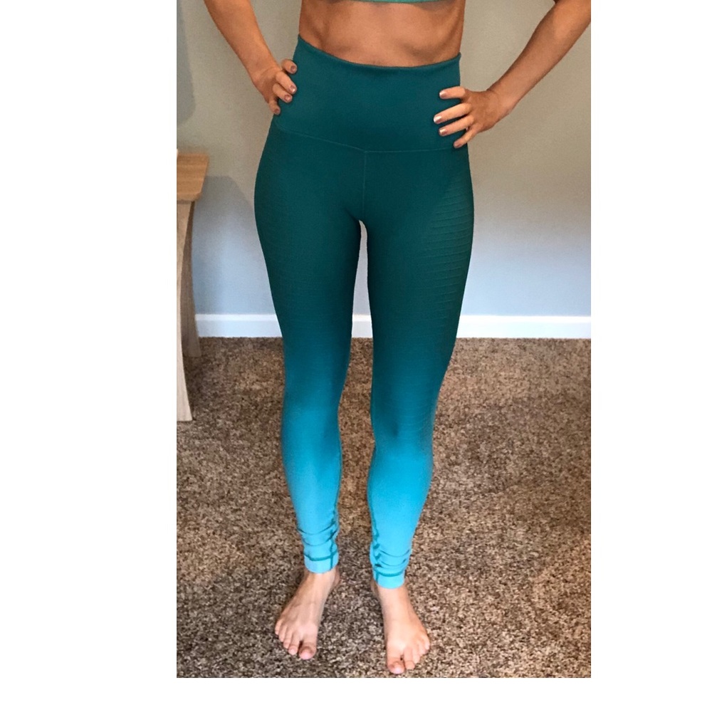 High waisted, ombré compression legging size small